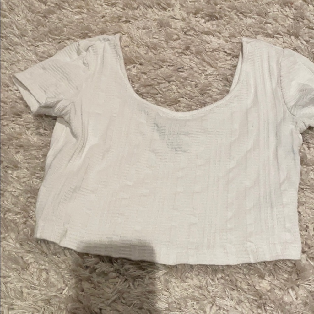 Cropped white you neck shirt
